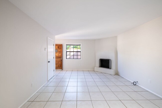 Building Photo - 516 Hillside Ave