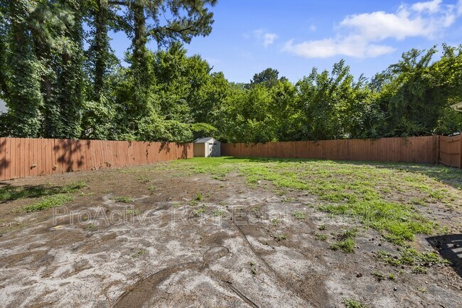 Building Photo - 107 Beazley Dr