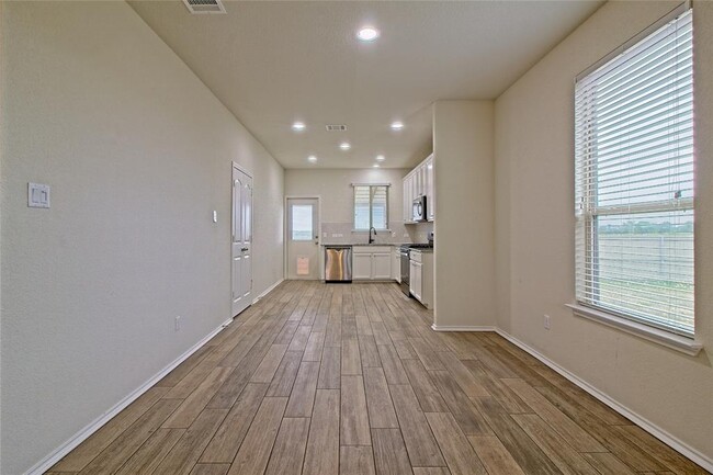 Building Photo - 468 Perryville Lp