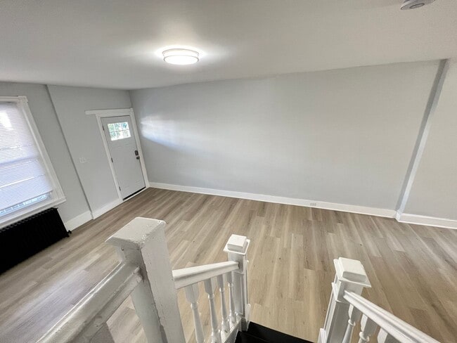 Building Photo - Gorgeous 4b/1.5b Home! Section 8 only!