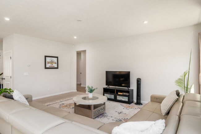Building Photo - 968 Blackmore Dr