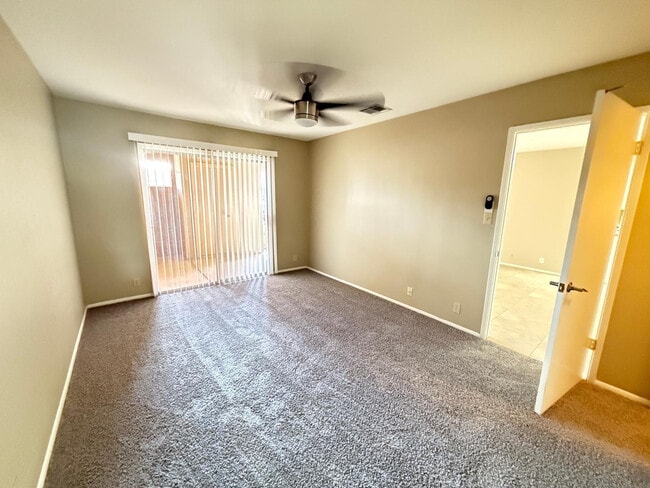 Building Photo - 312 W Yukon Dr
