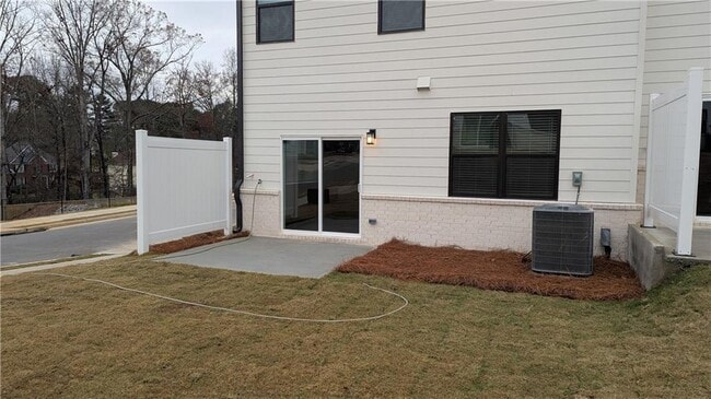 Building Photo - 1732 Harper Lily Ln