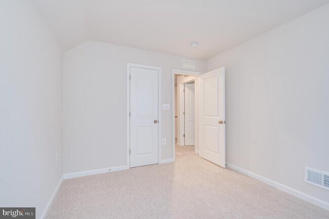 Building Photo - 217 National St