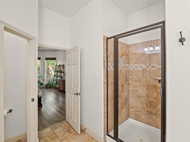 Building Photo - 11400 Archstone Dr
