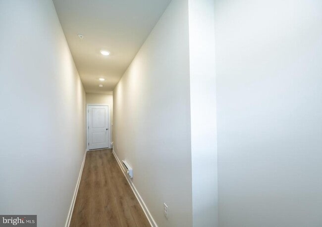 Building Photo - 715 Platinum Dr