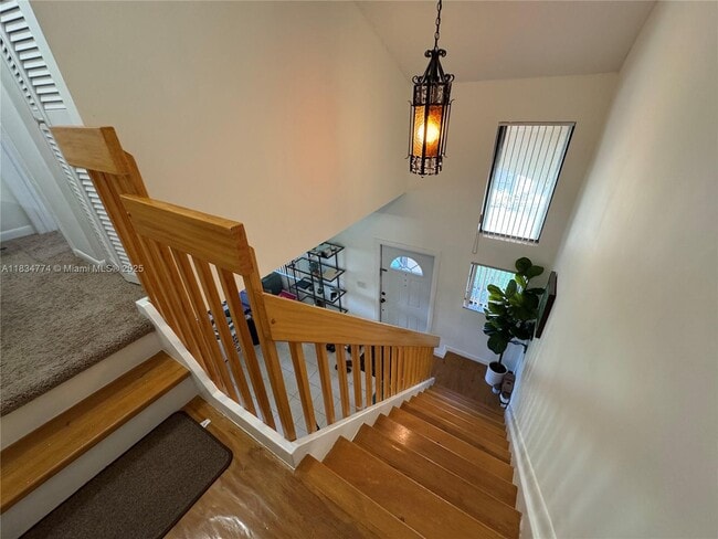 Building Photo - 573 Racquet Club Rd