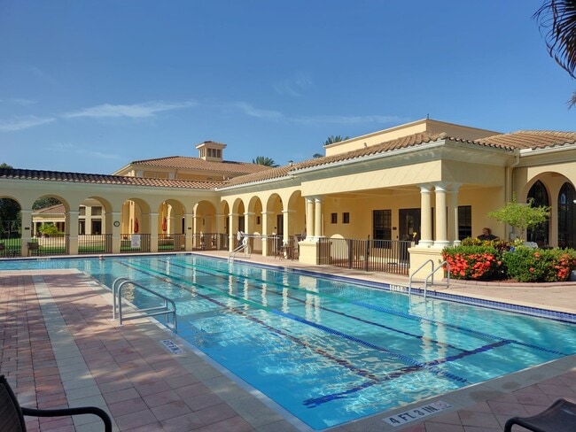 Building Photo - Seasonal Short-Term 4 Bedroom 3 Bathroom Heated Pool Home located in Venetian Golf & River Club!