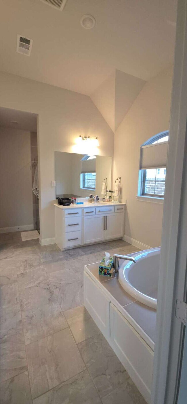 Building Photo - COMING SEPTEMBER - Spectacular Mansfield Retreat with Pool & Outdoor Kitchen!