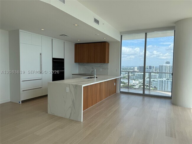 Building Photo - 1400 Biscayne Blvd