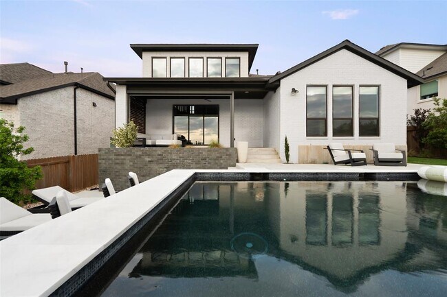 Building Photo - 6517 Empresa Dr