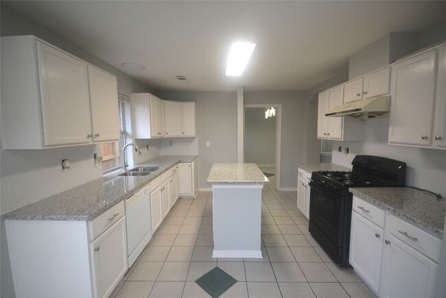 Building Photo - 1622 Regal Blue Ct