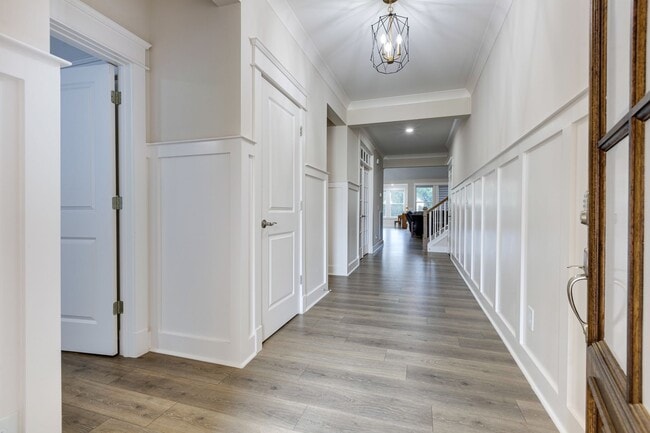 Building Photo - 5043 High Pk Hl Dr