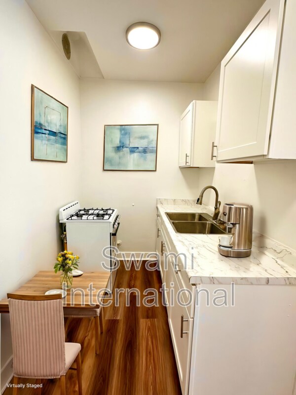 Building Photo - 521 N Avalon Blvd