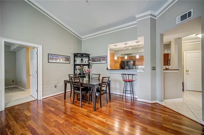 Building Photo - 3275 Lenox Rd NE