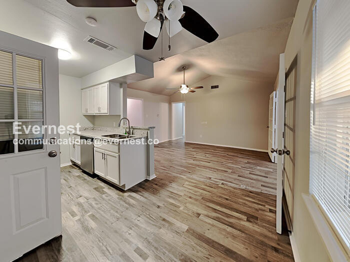 Building Photo - 5242 Grace Point Ln