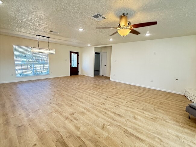 Building Photo - 15714 Torry Pines Rd