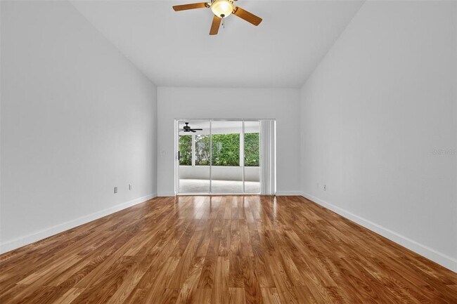 Building Photo - 231 Wellington Dr
