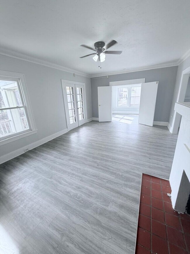 Building Photo - 3341 Desota Ave