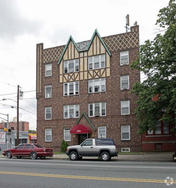 Building Photo - 3656-The Hampshire House, LLC