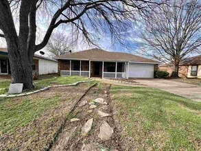 Building Photo - 4107 Stearns Ave