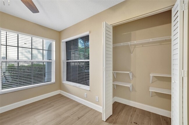 Building Photo - 9012 Lake Park Cir S