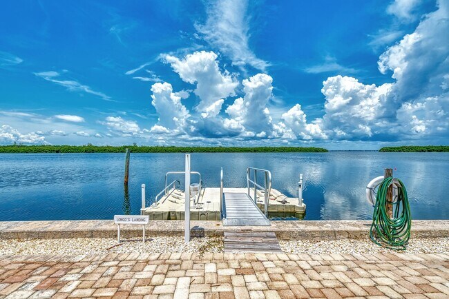 Building Photo - LUXURY LONGBOAT LIVING AT IT’S FINEST! AVA...