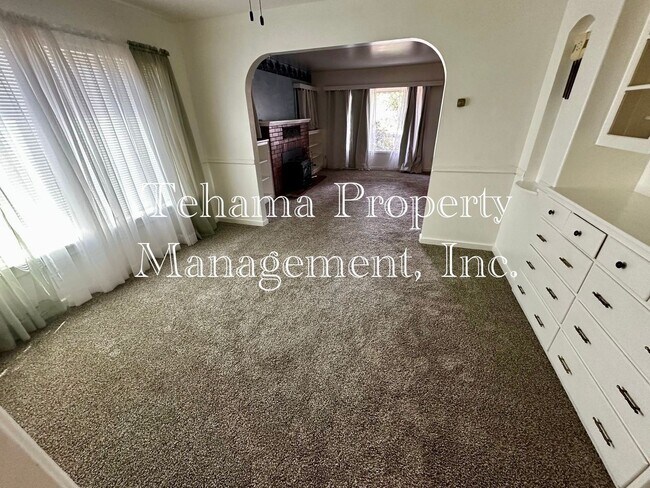 Building Photo - Adorable 2 bedroom 1 bathroom home in the Antelope School District