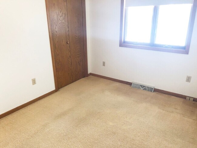 Building Photo - 3 Bedroom, 3 Bath Home With 2-Car Attached Garage In Rothschild