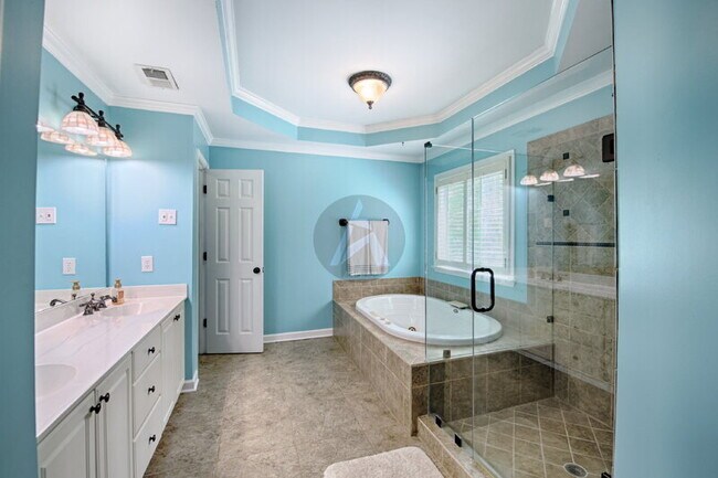 Building Photo - 3786 Upland Dr