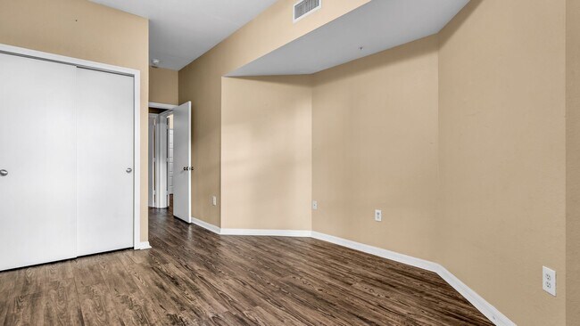 Building Photo - Great South Tampa 1st Floor 2BR/2BA Condo ...