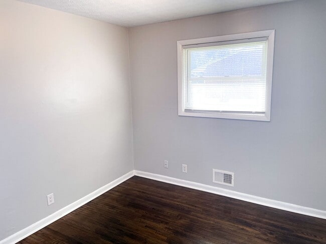 Building Photo - 3861 Darlene Dr