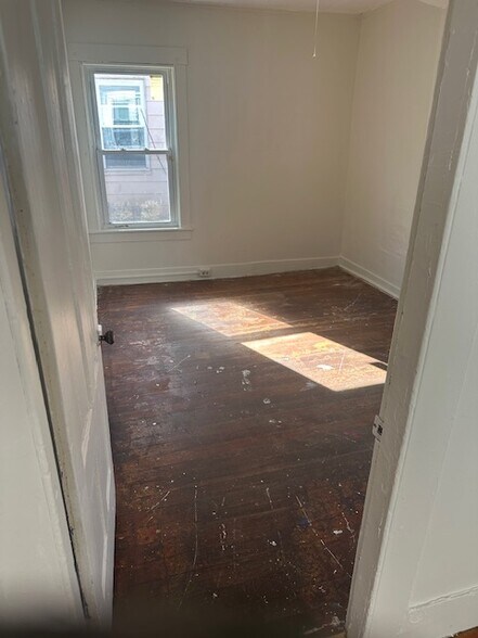 Building Photo - 11 Pleasant St