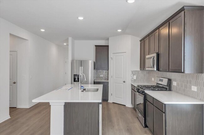 Building Photo - 5020 Hazelnut Ln