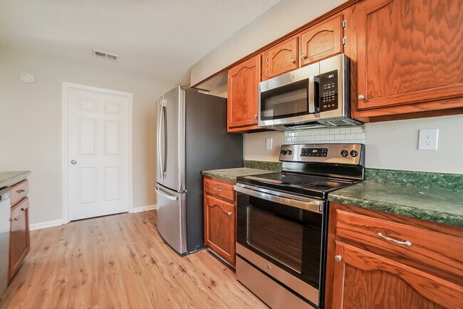 Building Photo - 9179 Belmont Dr