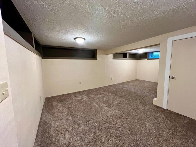 Building Photo - 1642 Miller Ave