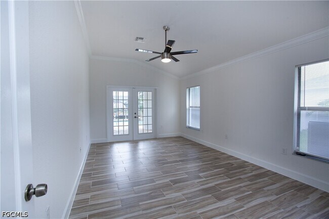 Building Photo - 2110 SW 38th Terrace