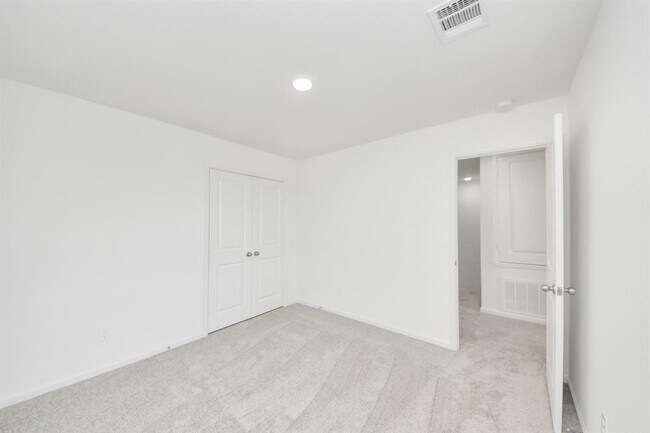 Building Photo - 10302 Florance Spring Dr