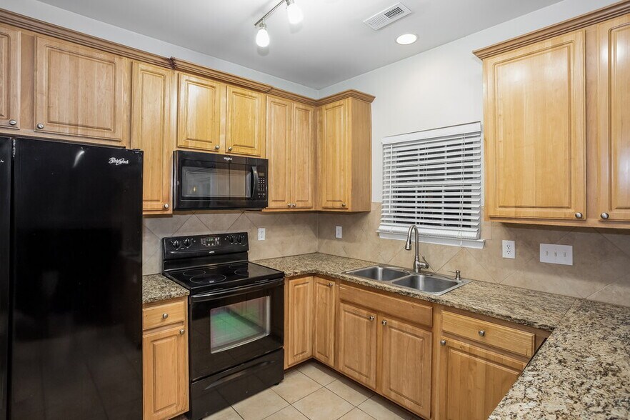 Building Photo - 3043 Clover Rd NW