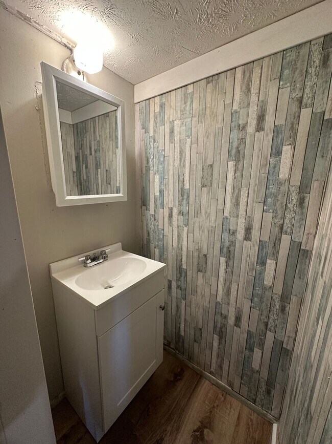 Building Photo - 2415 N 19th St