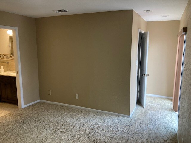 Building Photo - 7450 Holly Hill Dr