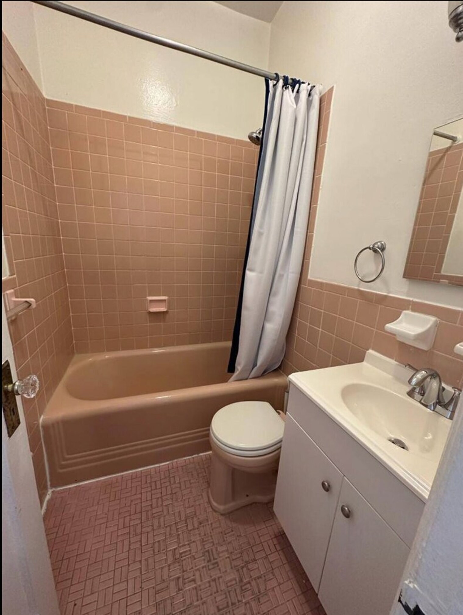 Building Photo - 1492 1st Ave