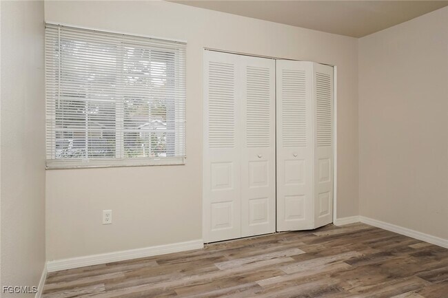 Building Photo - 5940 Talbrook Rd