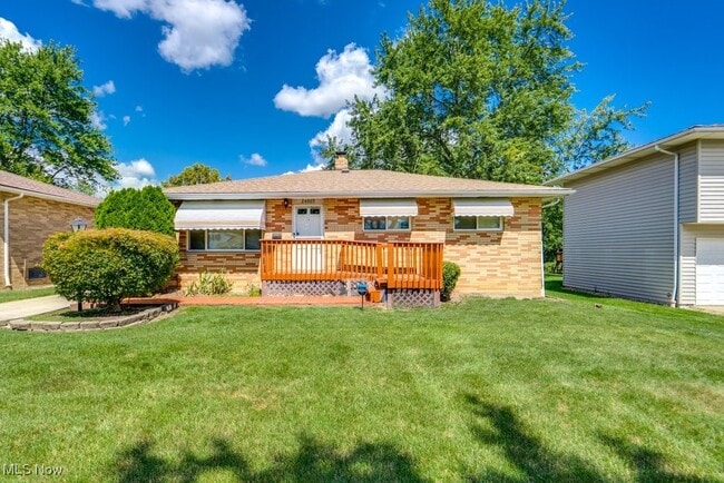 Building Photo - 24665 Robinia Dr