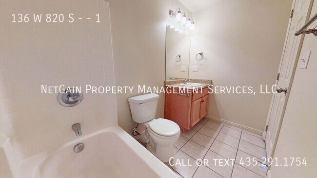 Building Photo - 136 W 820 S