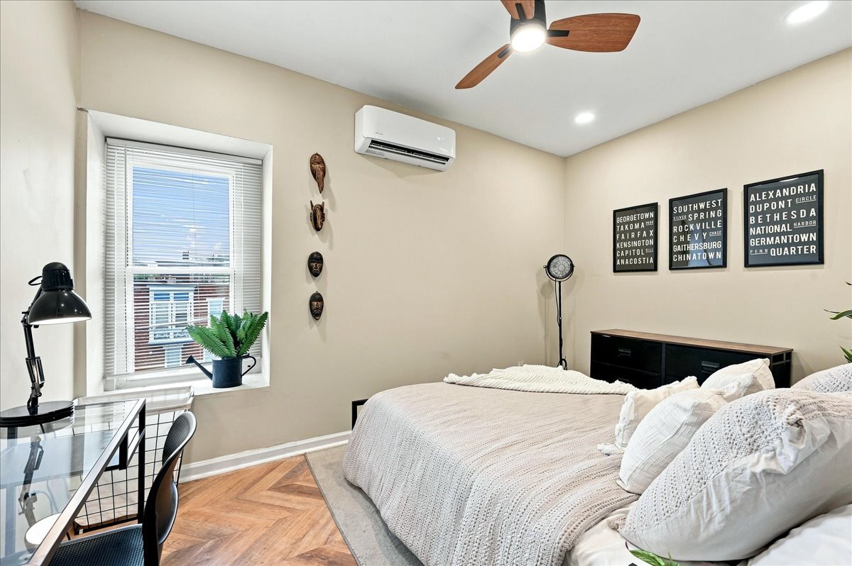 Building Photo - 1301 S 49th St