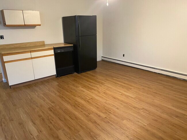 Building Photo - 53 Homeland Dr