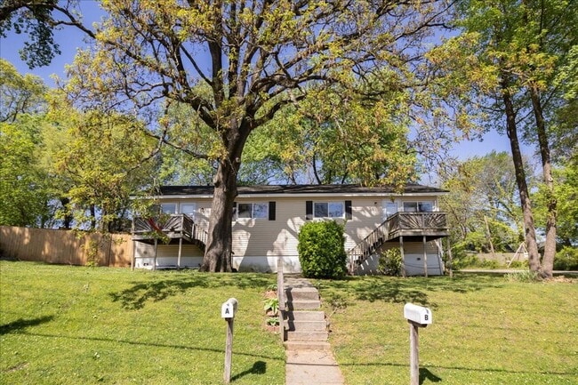 Building Photo - 2bd/1ba Duplex Unit in the Heart of Howell Station Minutes from W. Midtown!!