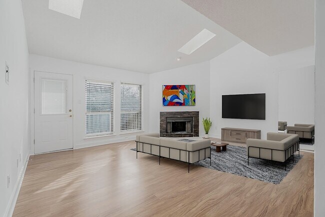 Building Photo - 2277 S Kirkwood Rd