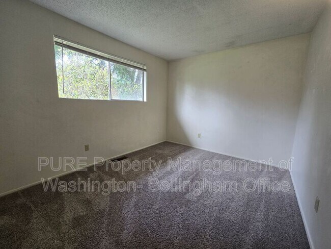 Building Photo - 3366 Cherrywood Ave